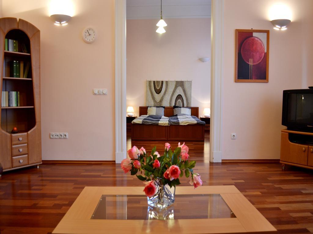 Gabriel Apartment Budapeste Quarto foto